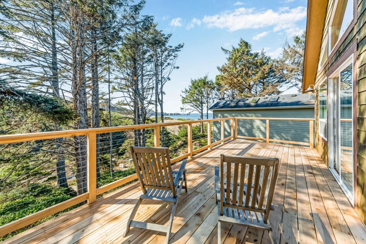 Yaquina Lighthouse View Beach Home Newport Kültér fotó