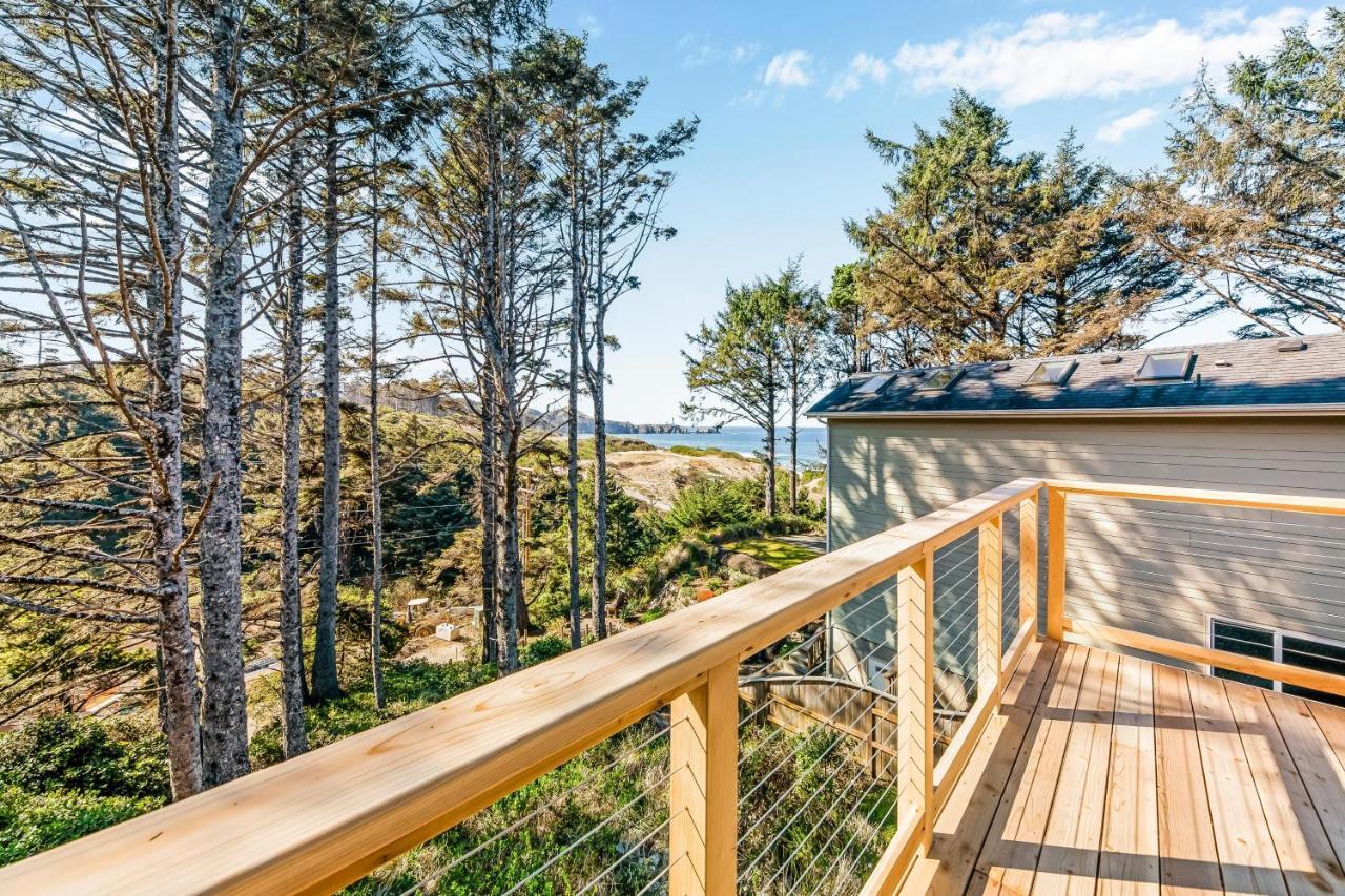 Yaquina Lighthouse View Beach Home Newport Kültér fotó